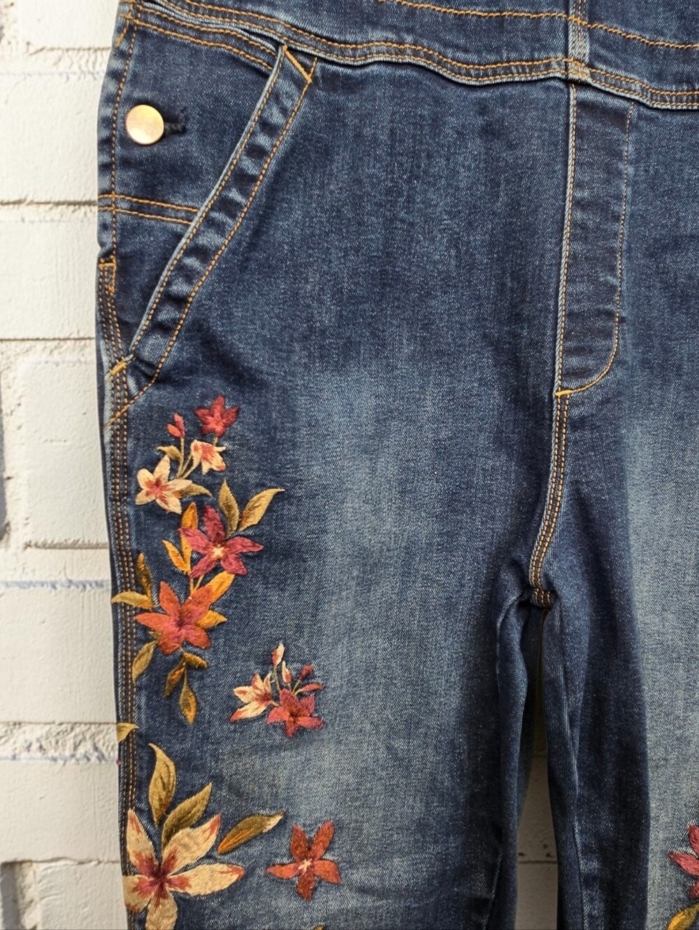 Driftwood Boyfriend Overalls Blue Denim Floral Embroidery Trim Womens Size Large - Picture 11 of 16